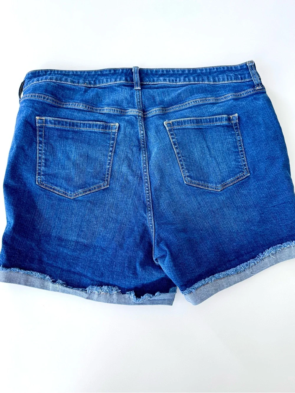 Torrid Button-Front Dark Blue Denim Women’s Plus Shorts Cuffed Hems Size 20